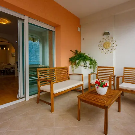 Appartement Ana Koni - Hr-09966-01 By Interhome *